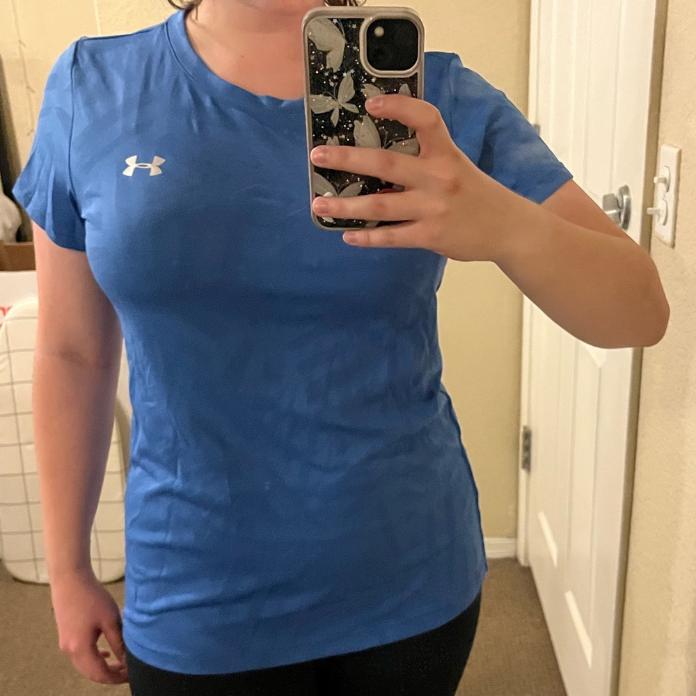 Under Armour Blue Tee MUST SELL IMMEDIATELY LAST DATE FOR PURCHASE MAY 3RD, 2023